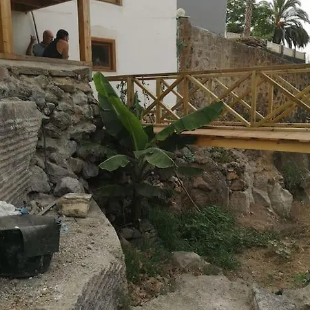 Souterrain Fuer Max 2 P., Bad, Aussenkueche, Garten 아파트