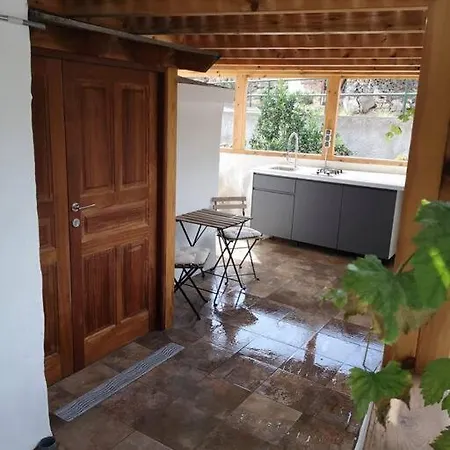 Souterrain Fuer Max 2 P., Bad, Aussenkueche, Garten 아파트 기마르